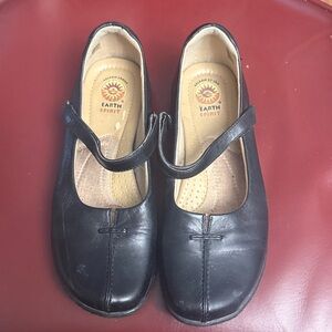 Earth Spirit Black Mary Jane’s  Dress Shoes size 9